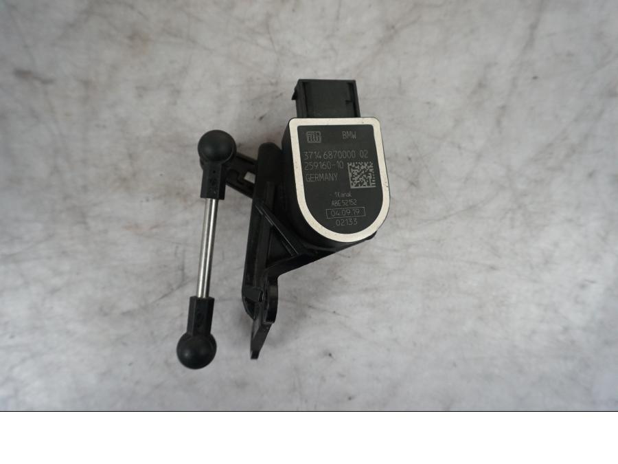 Framsidan på Nivåsensor från en BMW S 1000 XR -2019 motorcykel.