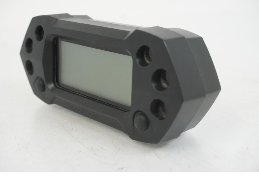 Höger sida på Instrumentpanel från en AJP PR7 -2021 motorcykel.