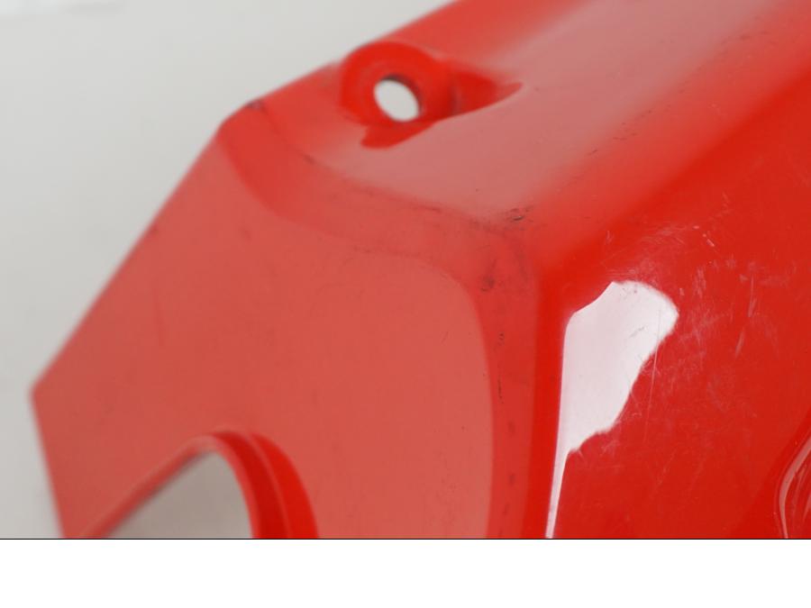 Snett nerifrån på Bakvinge från en Hyosung GT 650 -2006 motorcykel.