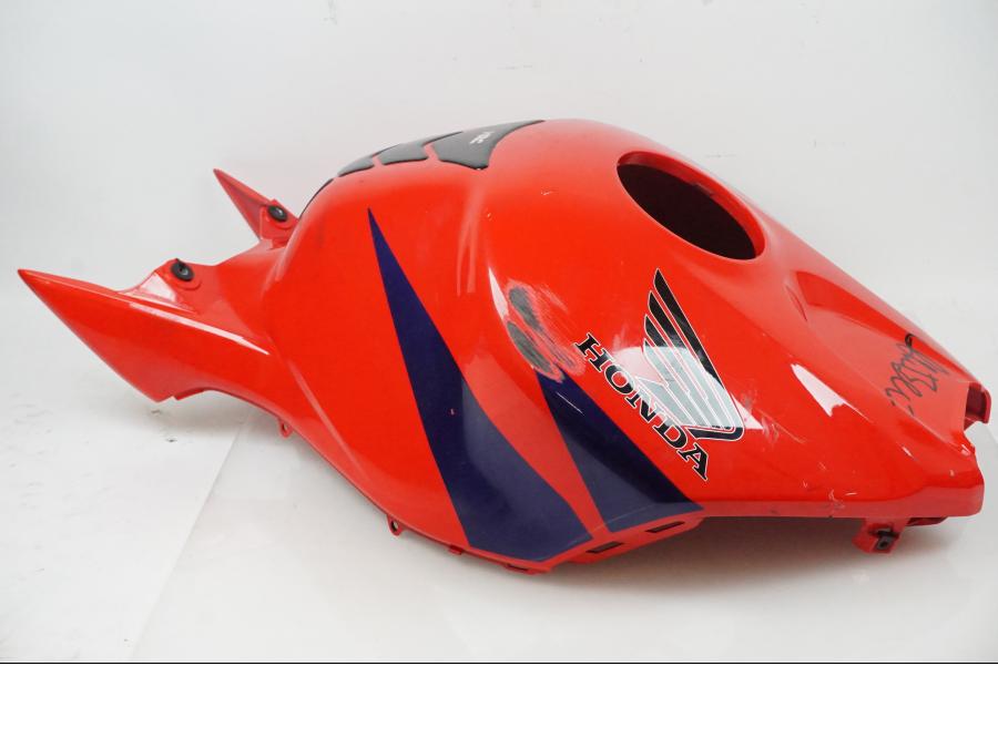 Baksidan på Bensintankskåpa från en Honda CBR 1000 -2005 motorcykel.