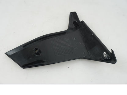 Höger sida på Kylarvinge från en KTM 1290 Super Duke GT -2020 motorcykel.