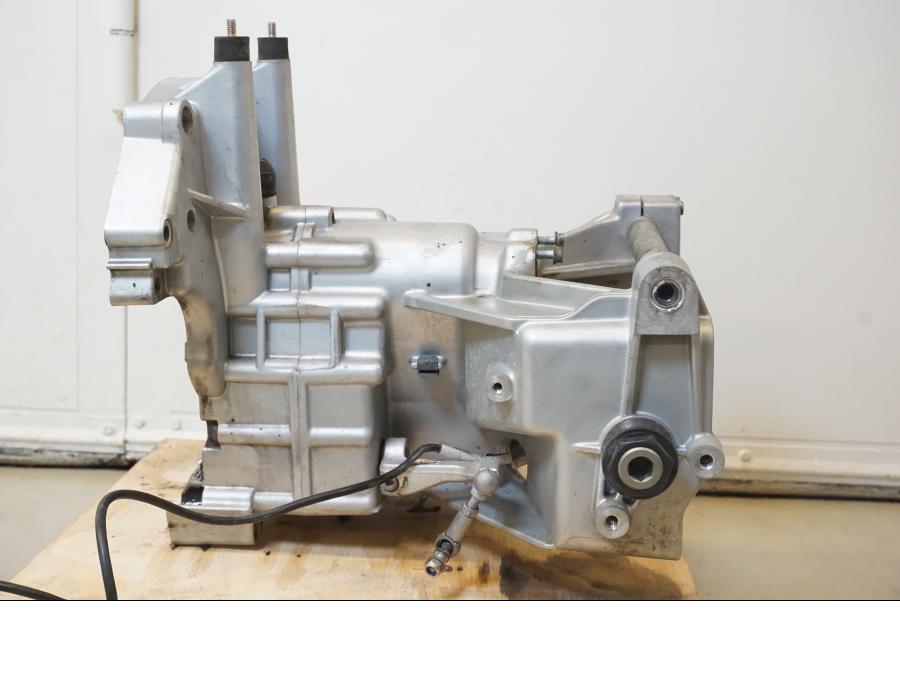 Vänster sida på Växellåda från en BMW R 1150 GS -2002 motorcykel.