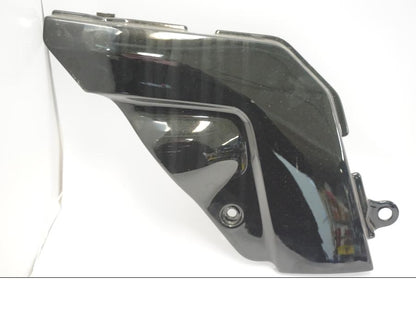 Framsidan på Sidopanel från en Suzuki GSX-R 750 -1992 motorcykel.