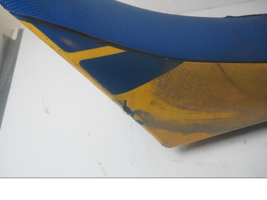 Baksidan på Sadel från en Husaberg FE 02 -2004 motorcykel.