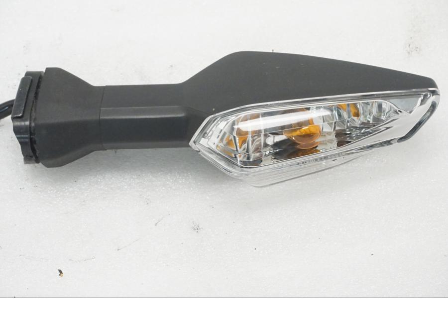 Framsidan på Blinkers från en Kawasaki Z 400 -2020 motorcykel.