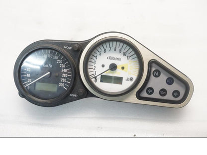Framsidan på Instrumentpanel från en Kawasaki ZX-9R -1998 motorcykel.
