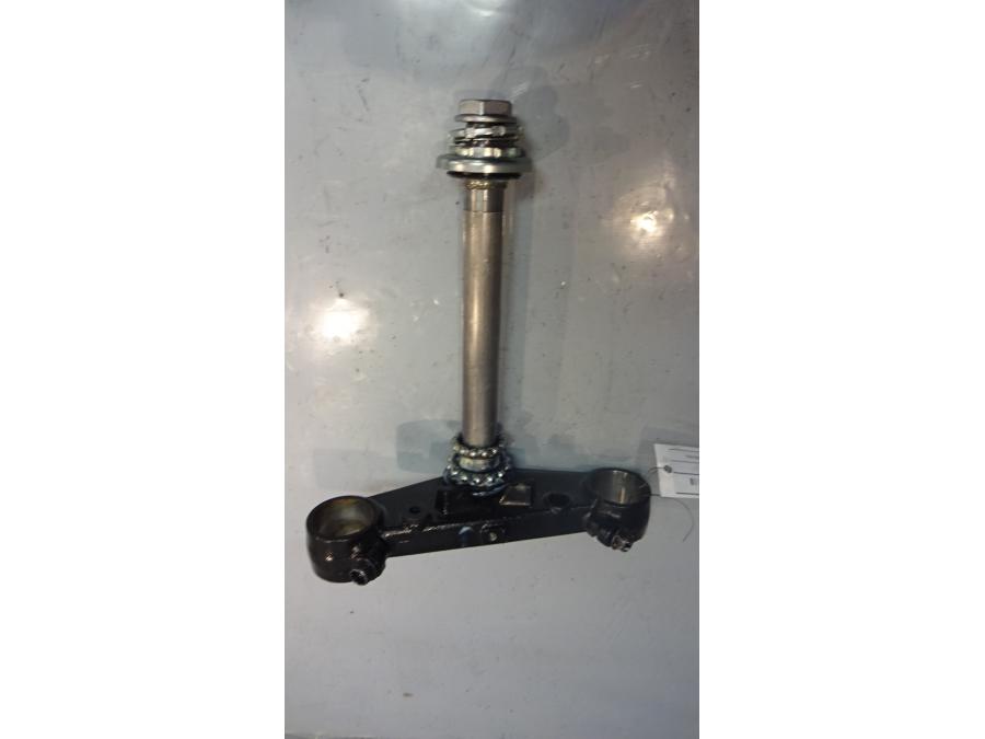 Framsidan på Gaffelkrona från en Honda NC 750 S -2017 motorcykel.