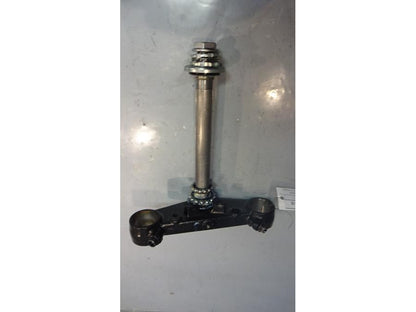 Framsidan på Gaffelkrona från en Honda NC 750 S -2017 motorcykel.