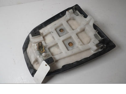 Höger sida på Sadel från en Yamaha YZF 750 R -1993 motorcykel.