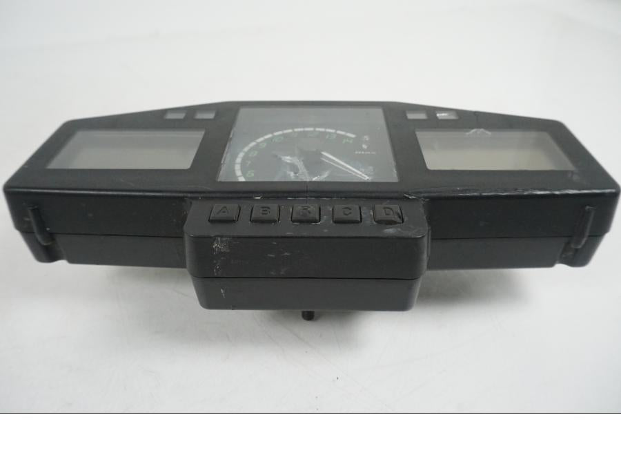 Vänster sida på Instrumentpanel från en Aprilia RS 250 -1998 motorcykel.