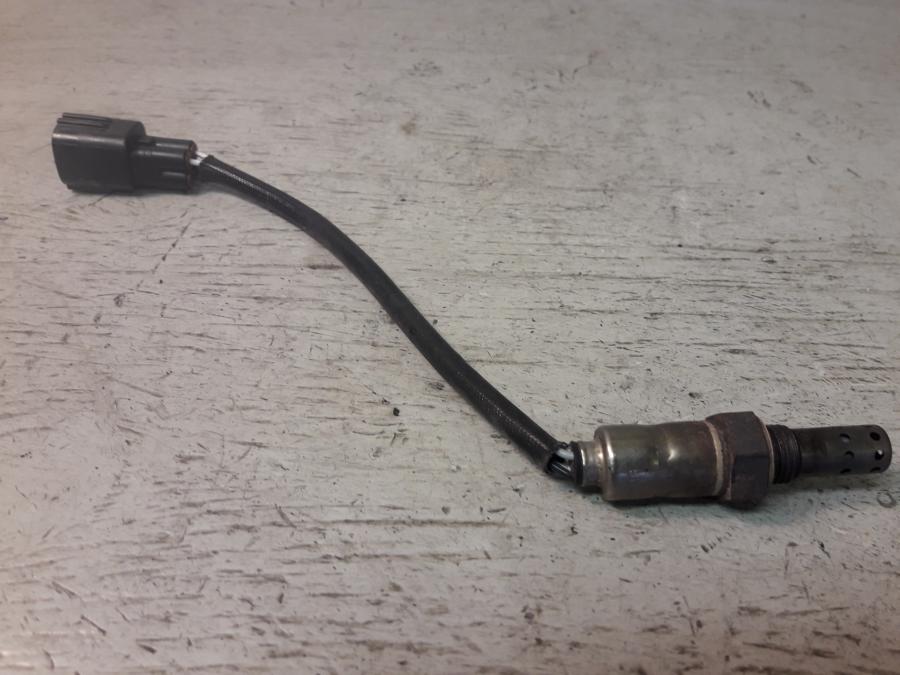 Baksidan på Lambdasond från en Kawasaki ZX-6R -2008 motorcykel.