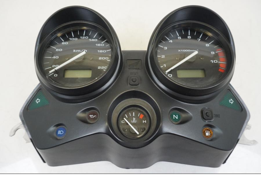 Framsidan på Instrumentpanel från en Honda XL 1000 V -1999 motorcykel.