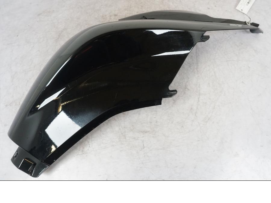 Framsidan på Bensintankskåpa från en BMW K 1600 GTL -2015 motorcykel.