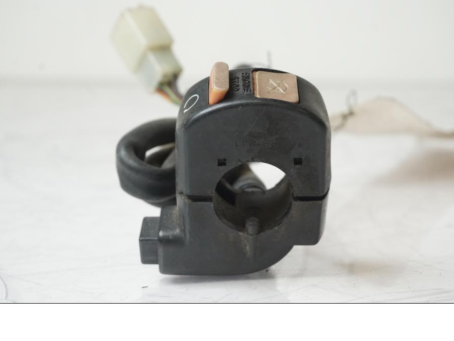 Baksidan på Styrelreglage från en Honda XL 600 V -1997 motorcykel.