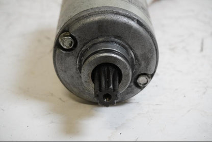 Baksidan på Startmotor från en BMW K 1200 R Sport -2007 motorcykel.