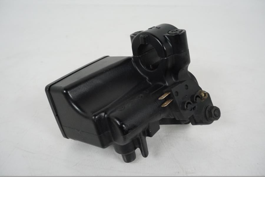 Extrabild1 på Bromshuvudcylinder från en Kawasaki Z 750 -2006 motorcykel.