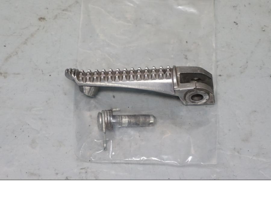 Framsidan på Fotpinne från en Yamaha YZF 1000 R1 -2017 motorcykel.