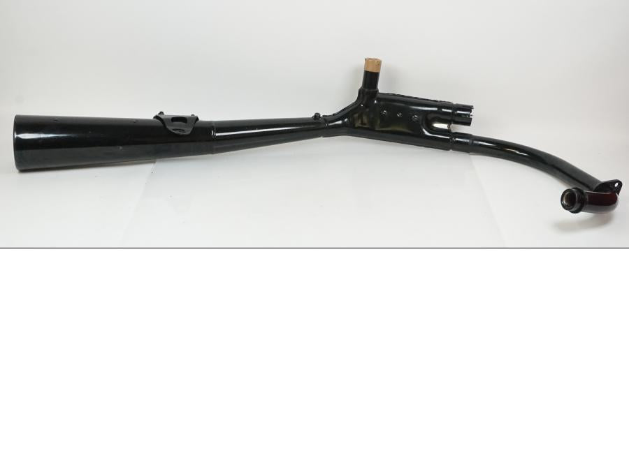 Vänster sida på Ljuddämpare från en Suzuki GSX 400 -1983 motorcykel.