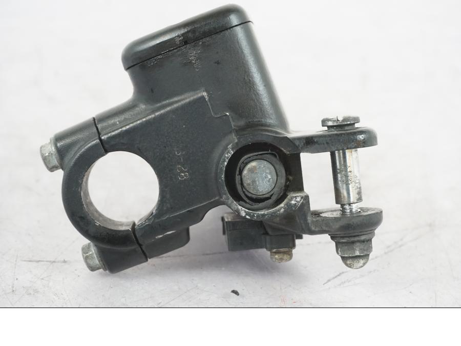 Extrabild2 på Bromshuvudcylinder från en Honda CBR 1000 F -1989 motorcykel.