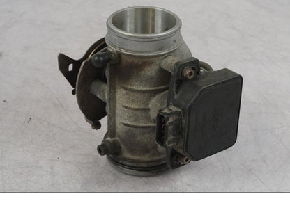 Höger sida på Spjällhus från en BMW R 1100 GS -1998 motorcykel.