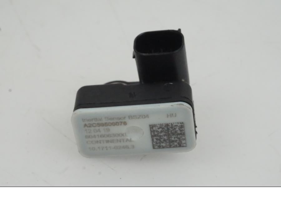 Framsidan på Acceleration Sensor från en KTM 1290 Super Duke -2019 motorcykel.