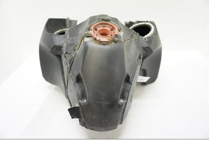 Framsidan på Bensintank från en BMW R 1200 GSA -2011 motorcykel.