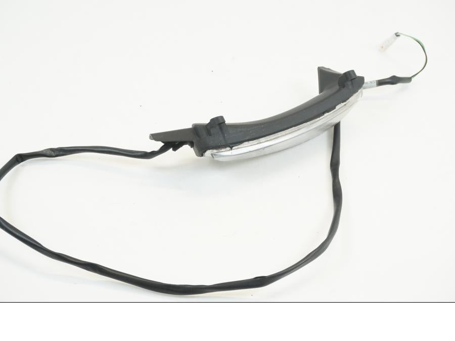 Höger sida på Blinkers från en Ducati Multistrada 1260 s -2020 motorcykel.