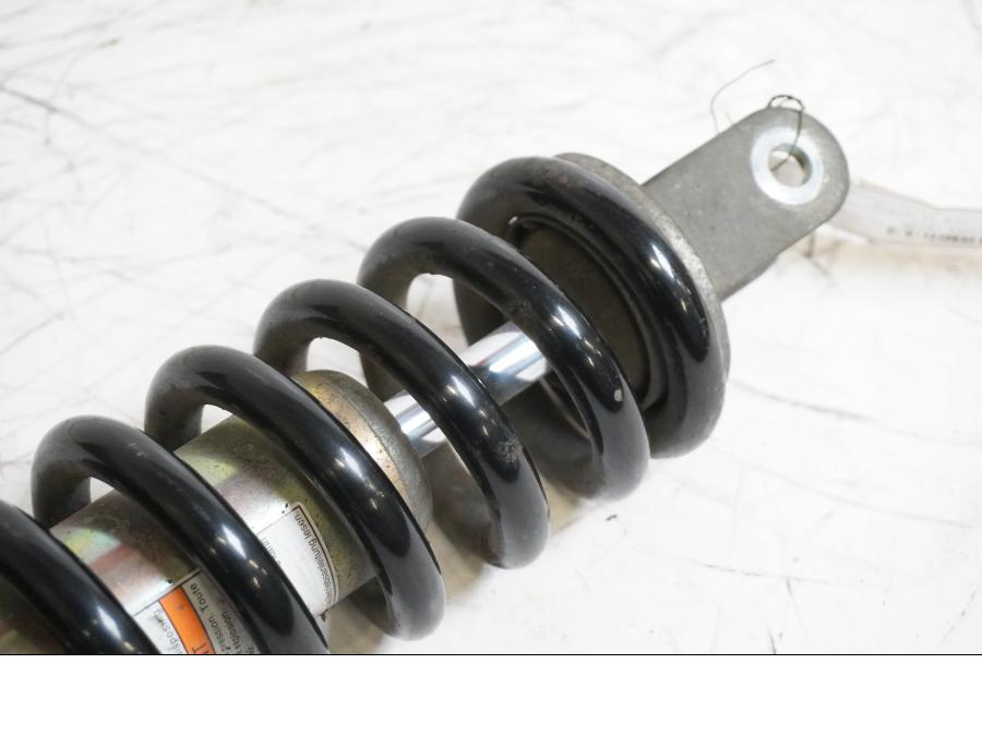 Höger sida på Stötdämpare från en Suzuki VL 800 -2004 motorcykel.