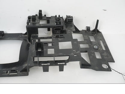 Vänster sida på Fästplatta från en H-D Adventure Pan America Special RA1250S -2021 motorcykel.