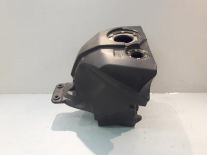 Höger sida på Bensintank från en BMW K 1200 S -2008 motorcykel.