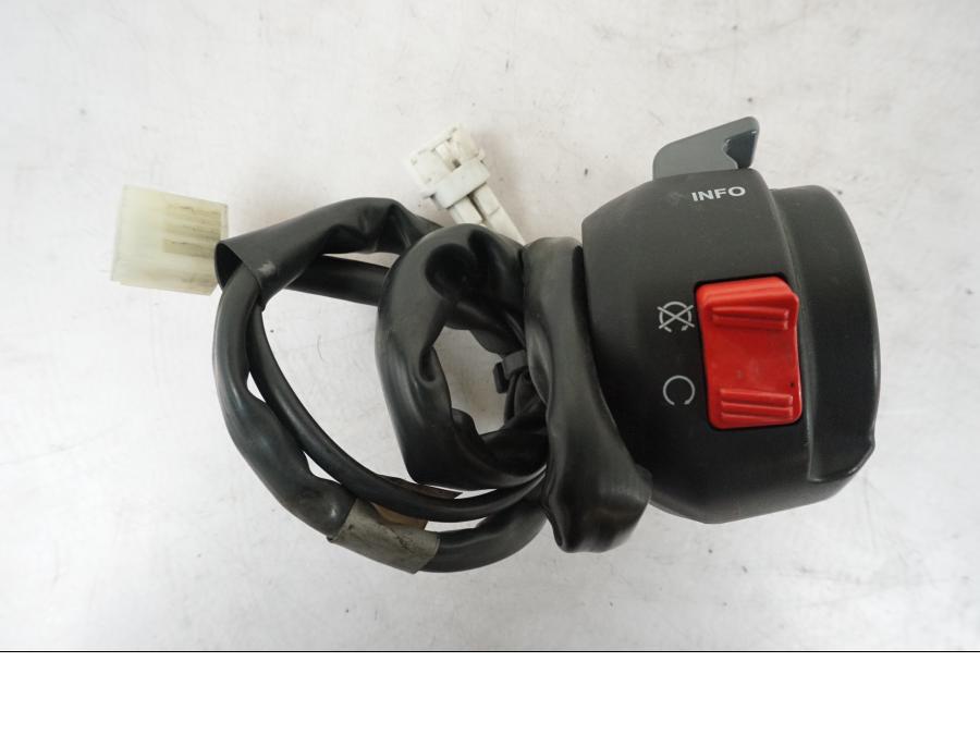 Framsidan på Styrelreglage från en Yamaha MT 125 -2017 motorcykel.