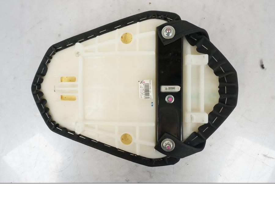 Extrabild2 på Sadel från en Kawasaki Z 800 -2014 motorcykel.