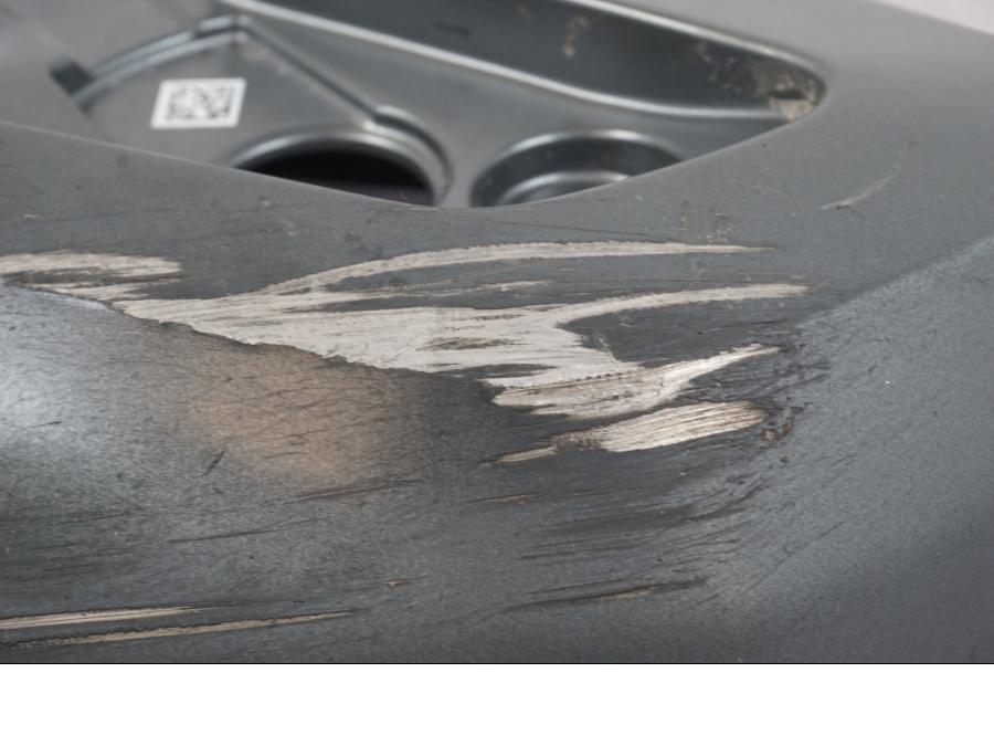 Vänster sida på Ventilkåpa från en BMW R 1250 GSA -2024 motorcykel.