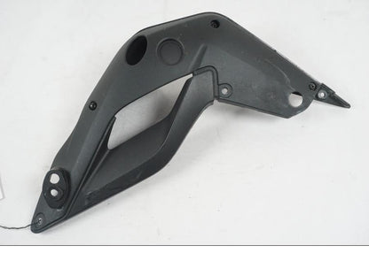 Framsidan på Sidkåpa innerplast från en MV Agusta Dragster -2014 motorcykel.