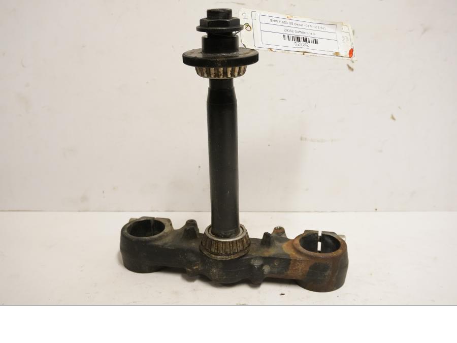 Framsidan på Gaffelkrona från en BMW F 650 GS -2003 motorcykel.