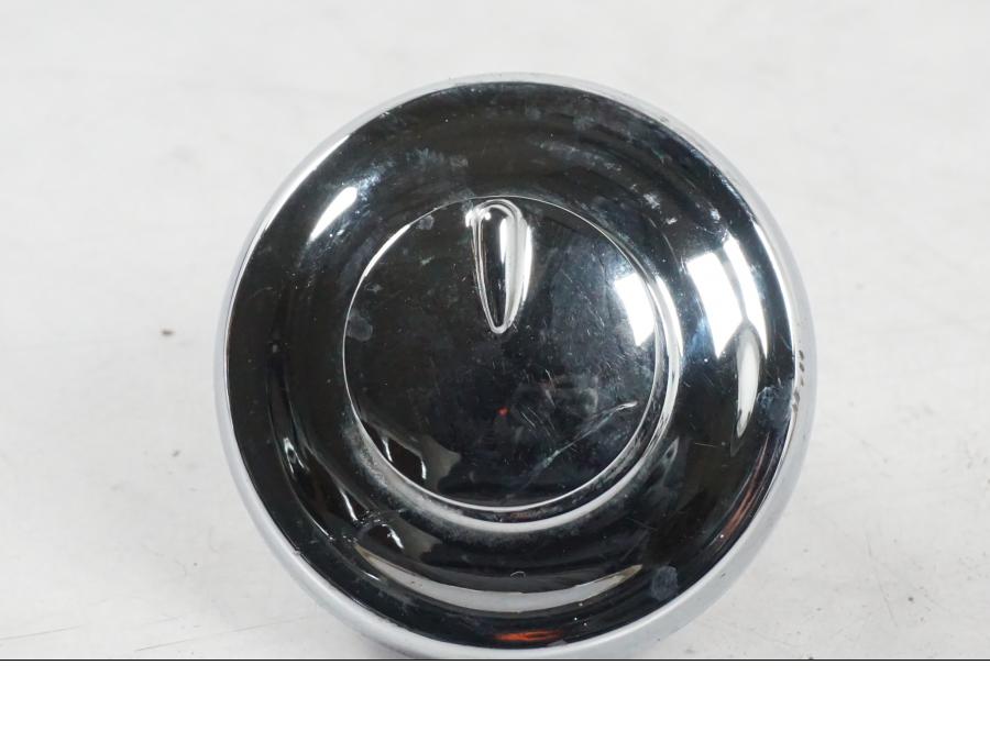 Extrabild2 på <p>Låssats från Kawasaki VN 900 Classic 2008.</p>

<p>Tändningslås, tanklock, sadellås och 1st nyckel.</p> motorcykel.