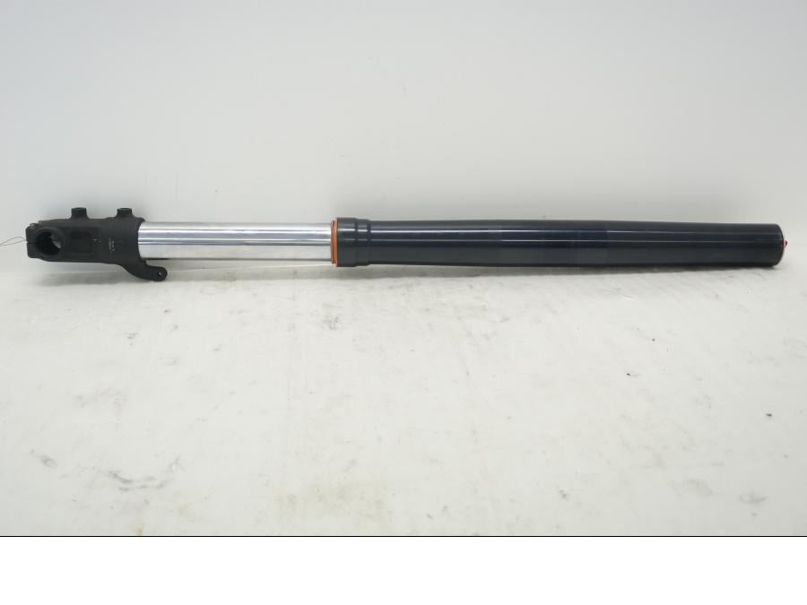 Baksidan på Gaffelben från en KTM 690 SMCR -2016 motorcykel.