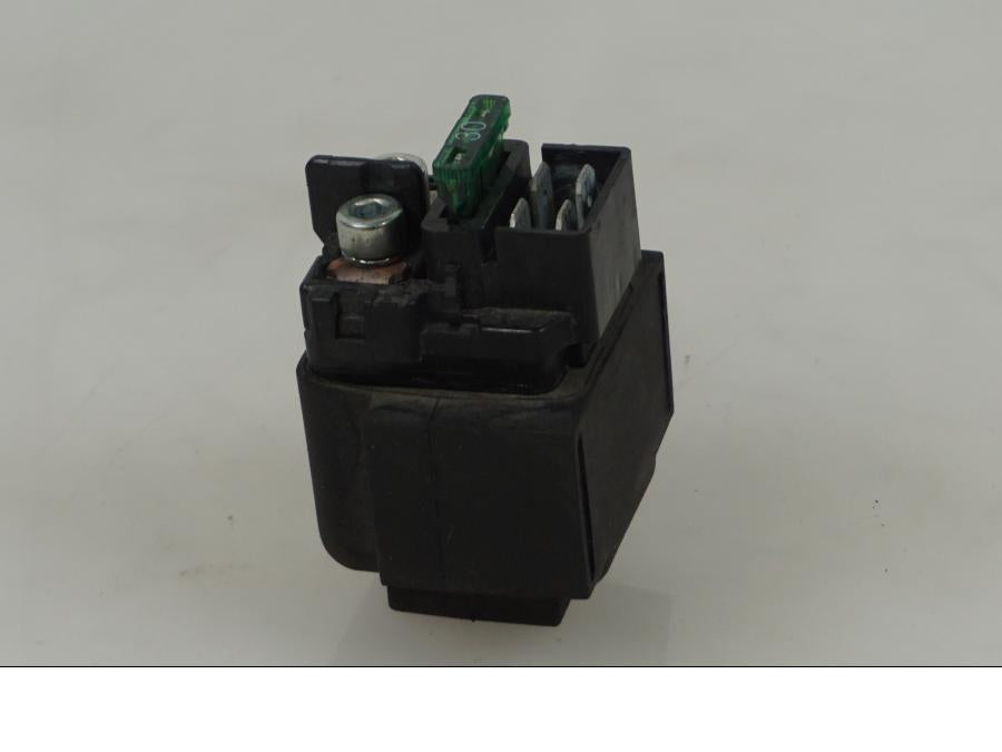 Baksidan på Startrelä från en Honda VTR 1000 F -1999 motorcykel.