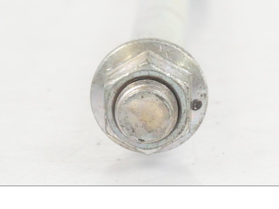 Höger sida på Axel från en KTM 390 Adventure -2021 motorcykel.