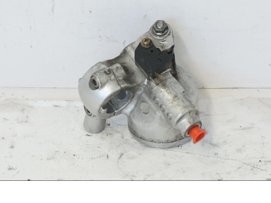 Höger sida på Bromshuvudcylinder från en Kawasaki VN 1500 -1996 motorcykel.