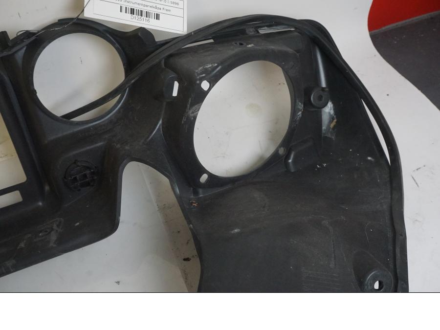 Snett uppifrån på Instrumentpanelkåpa från en Indian Chieftain Dark Horse -2019 motorcykel.