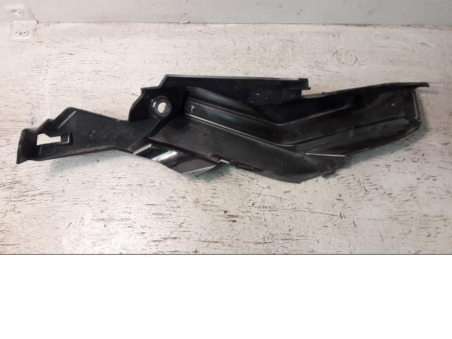 Baksidan på Bakvinge från en Honda ADV 750 -2017 motorcykel.