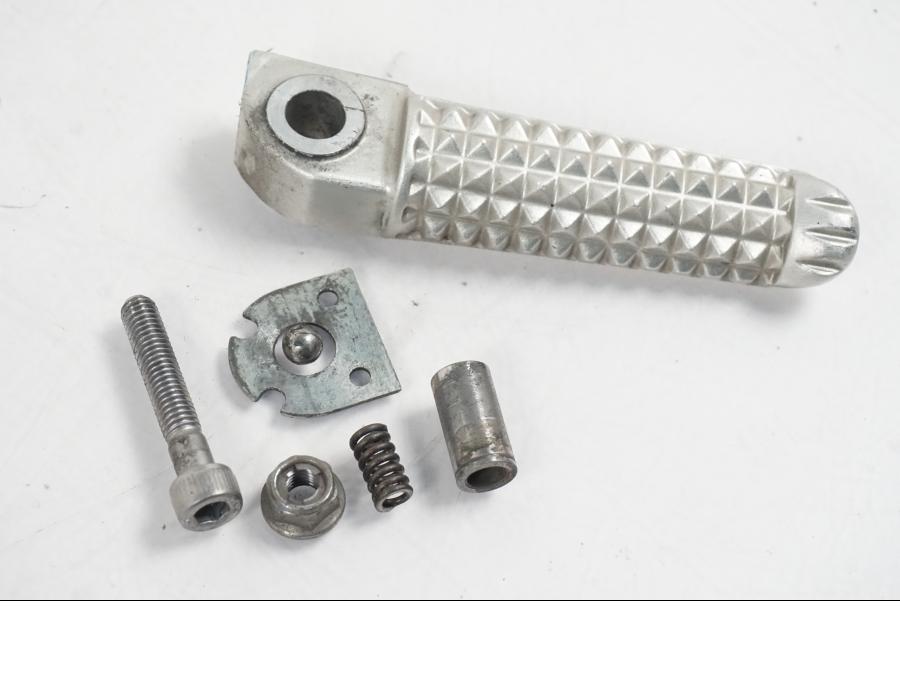 Framsidan på Fotpinne från en Yamaha YZF 1000 R1 -2007 motorcykel.