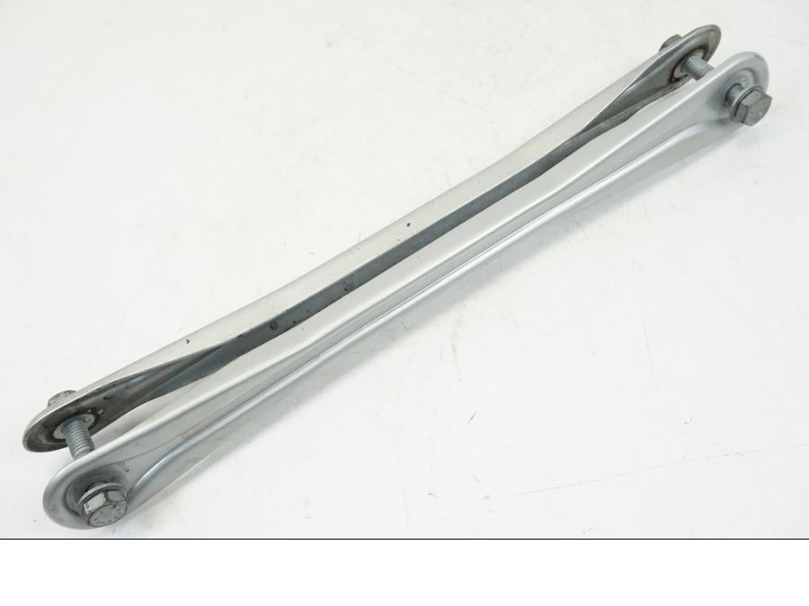 Framsidan på Parallellstag från en BMW K 1200 LT -2004 motorcykel.