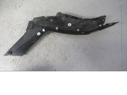 Baksidan på Bakvinge från en KTM 125 Duke -2014 motorcykel.