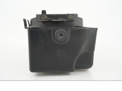 Snett uppifrån på Batterihållare från en Kawasaki VN 1500 Mean Streak -2002 motorcykel.