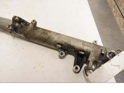 Vänster sida på Gaffelben från en BMW R 1150 RT -2002 motorcykel.