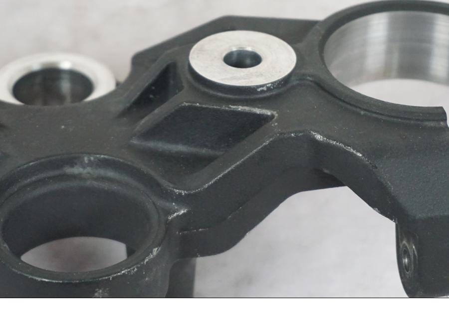 Höger sida på Gaffelkrona från en Yamaha MT 125 -2017 motorcykel.