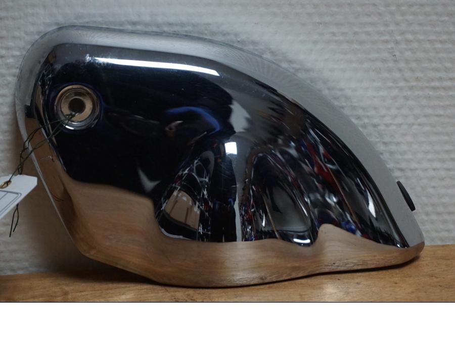 Baksidan på Dekorkåpa från en Suzuki GSF 1200 -2000 motorcykel.