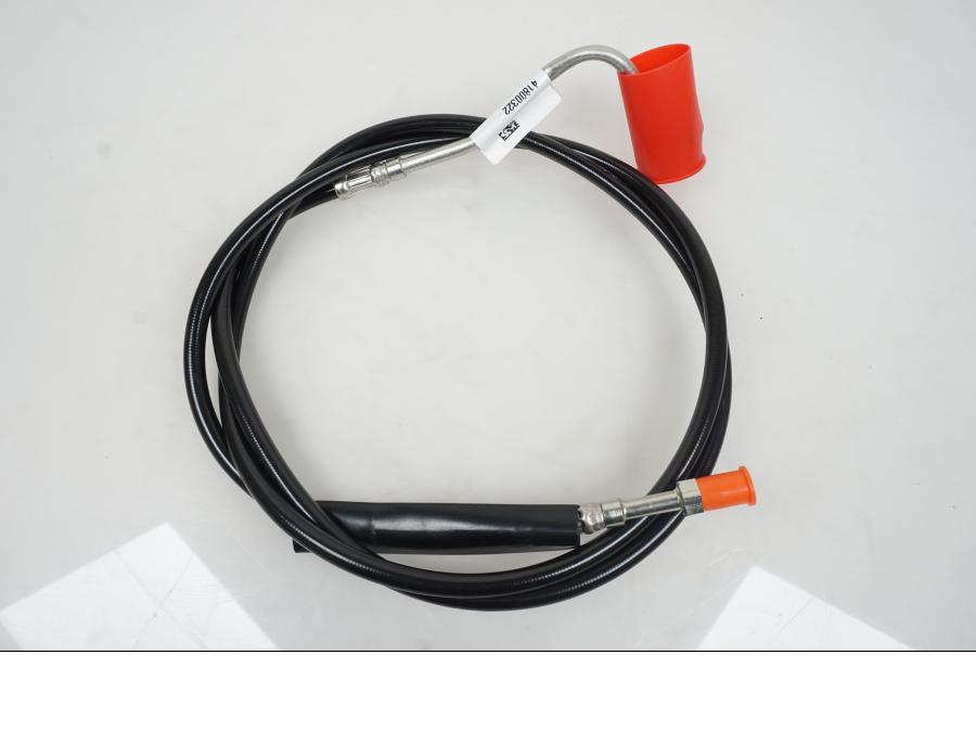 Baksidan på Bromsledning från en H-D Touring Road King Classic FLHRCI -2014 motorcykel.